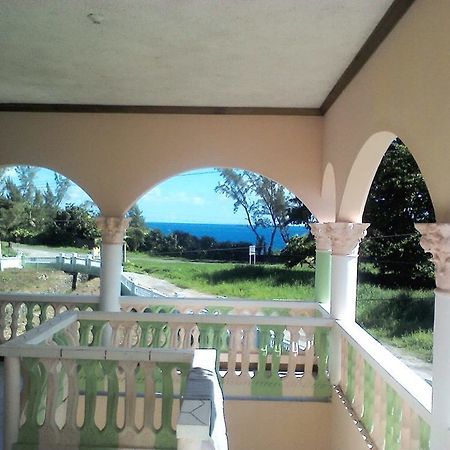 Dolphin Bay Yoga Guest House Drapers Esterno foto