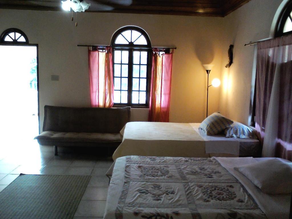 Dolphin Bay Yoga Guest House Drapers Camera foto