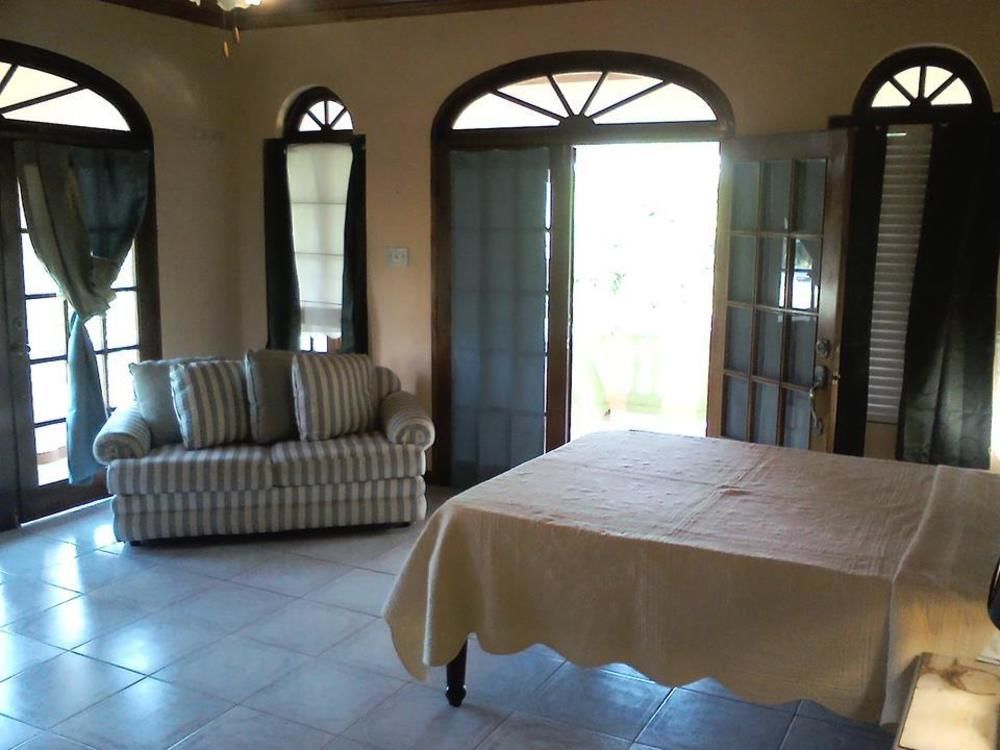 Dolphin Bay Yoga Guest House Drapers Esterno foto