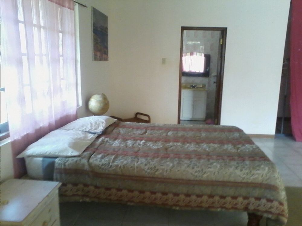 Dolphin Bay Yoga Guest House Drapers Esterno foto