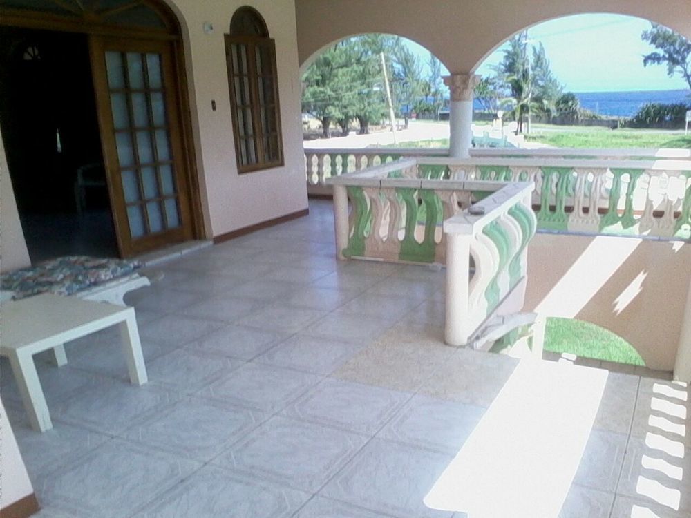 Dolphin Bay Yoga Guest House Drapers Esterno foto