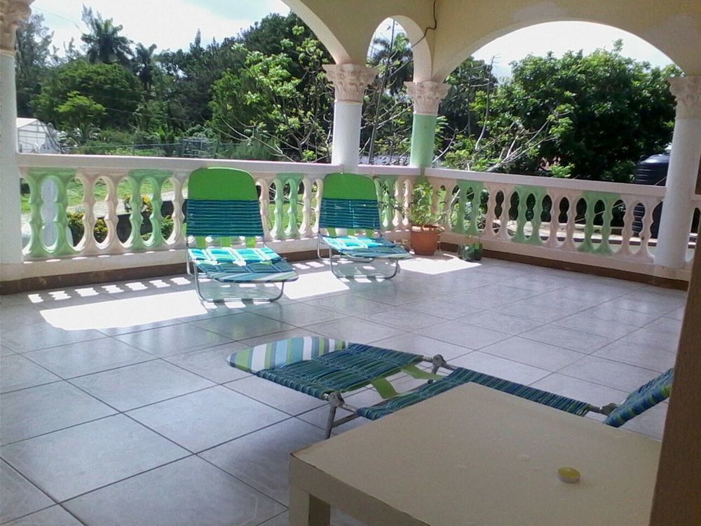 Dolphin Bay Yoga Guest House Drapers Esterno foto